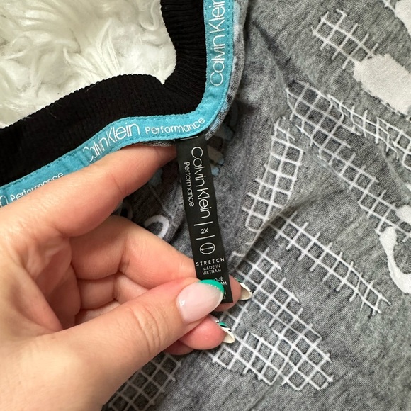 Calvin Klein Tank - Picture 4 of 4